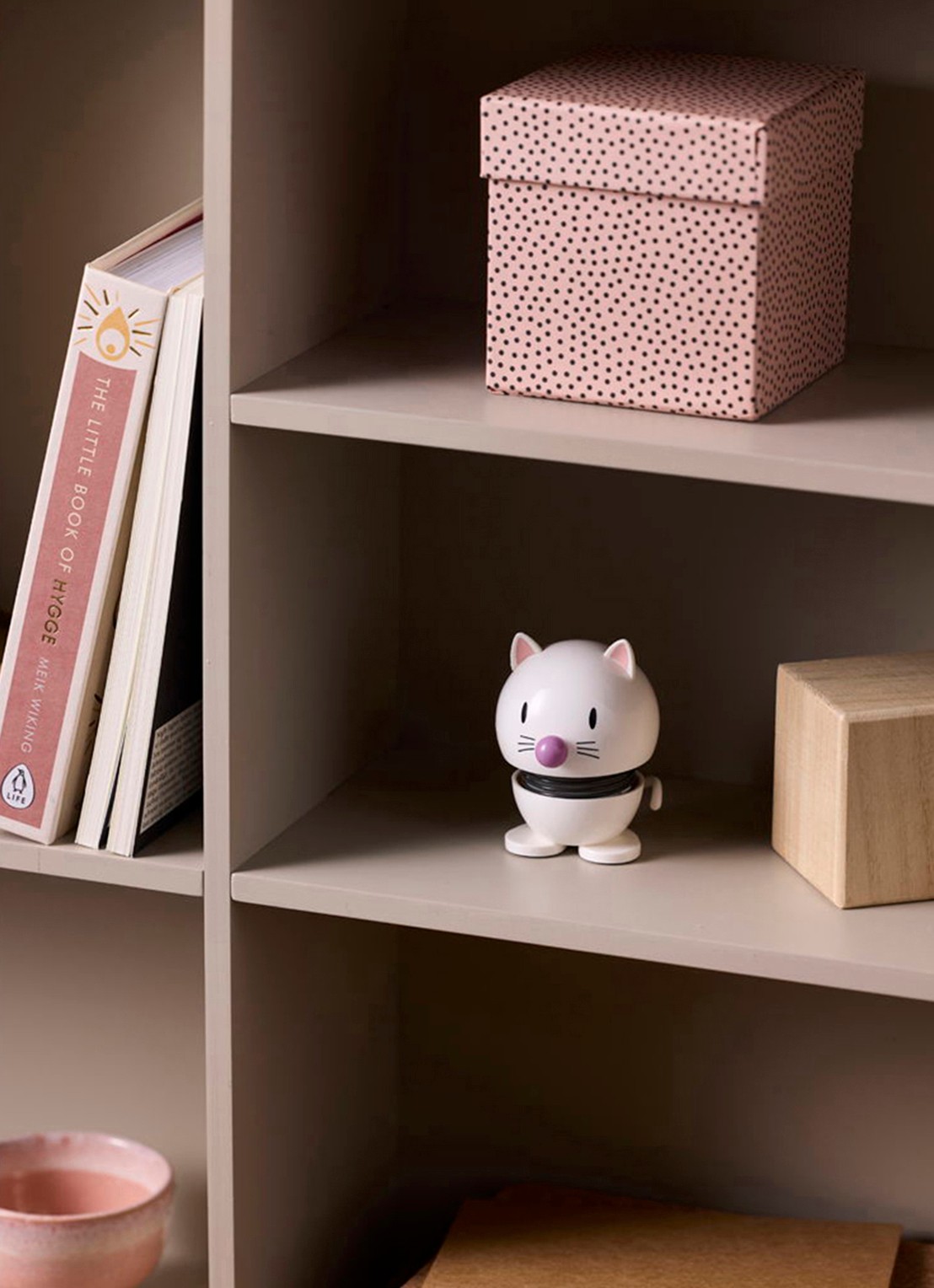 Hoptimist Cat ornament 7,3 cm - detail 3 wit