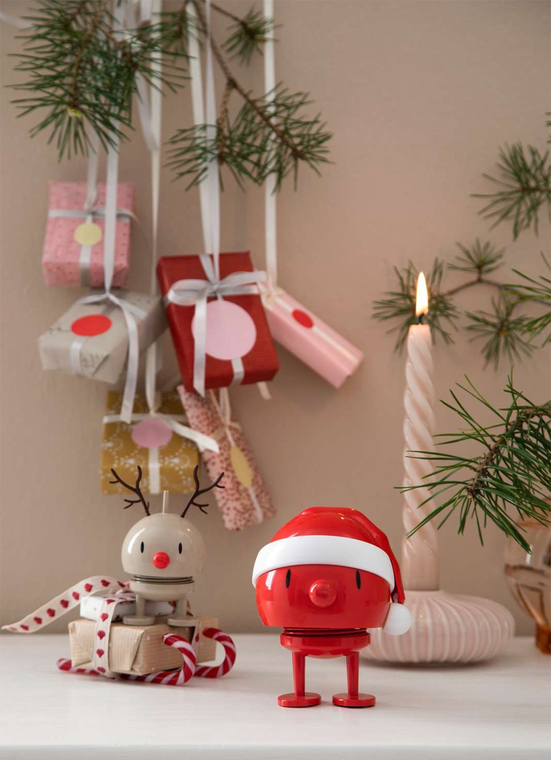 Hoptimist Santa Bumble S ornament 6,1 cm - voorkant 3 rood
