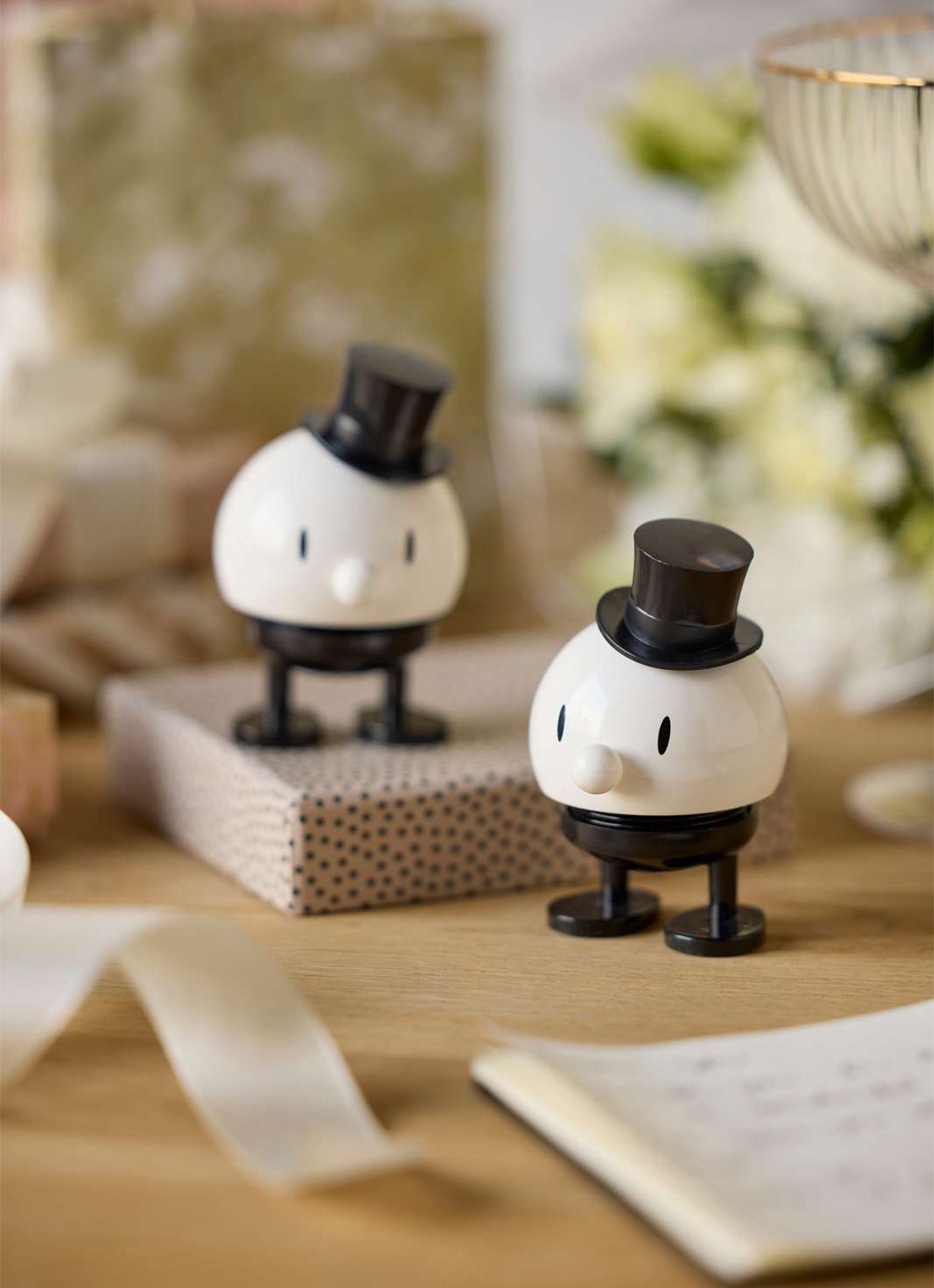 Hoptimist Wedding Groom ornament 7,2 cm - achterkant 3 zwart