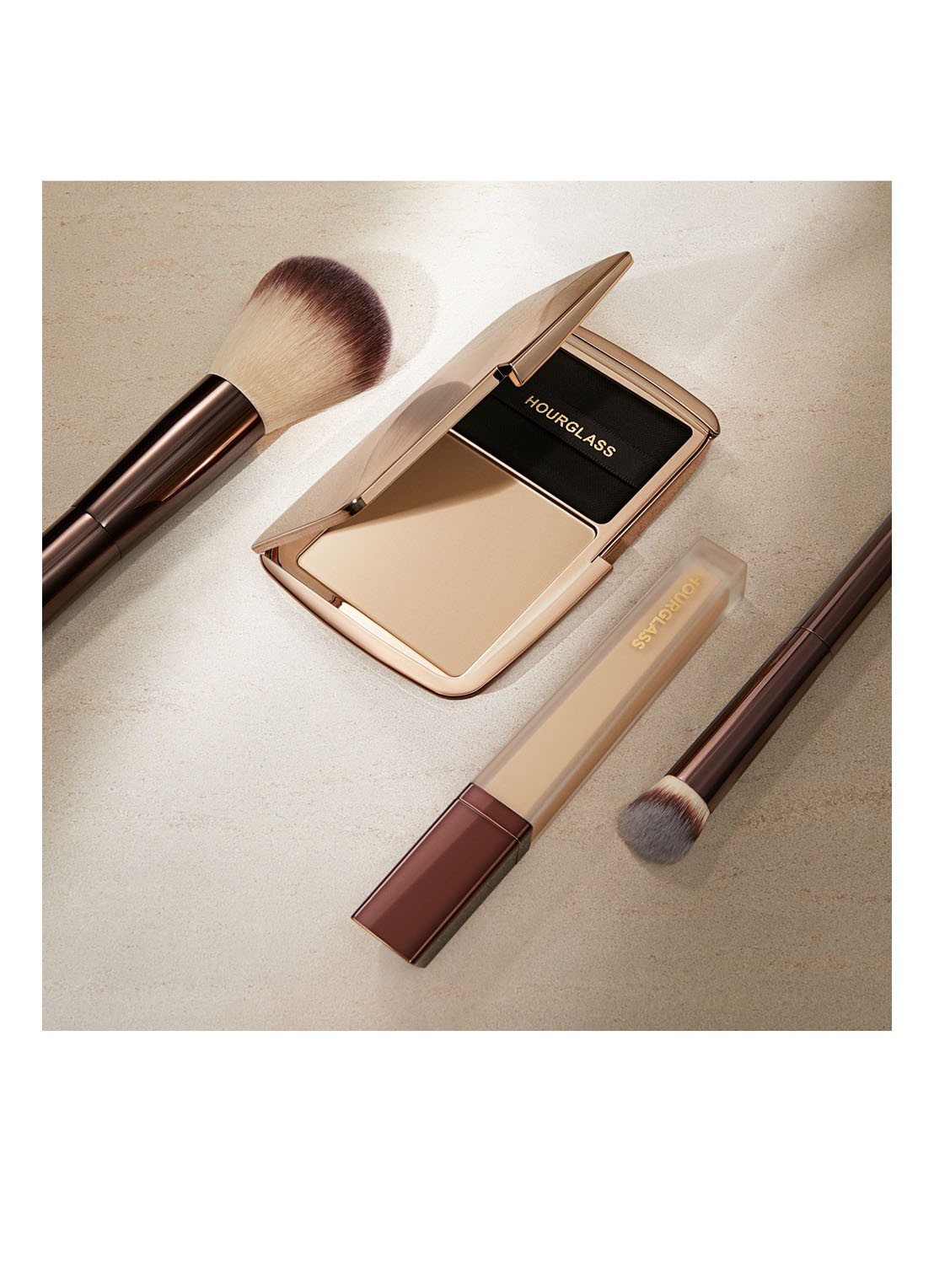 Hourglass Airbrush Pressed Powder - compacte poeder - detail 5 translucent light