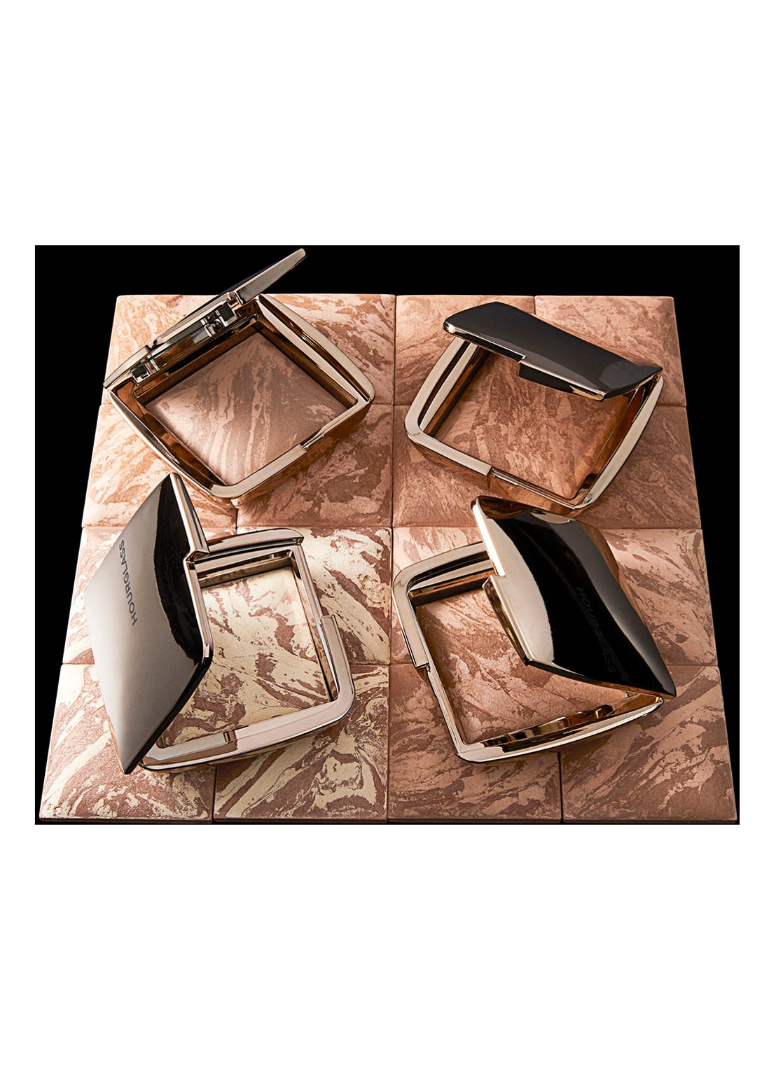 Hourglass AMBIENT™ Lighting Bronzer - detail 6 radiant bronze light
