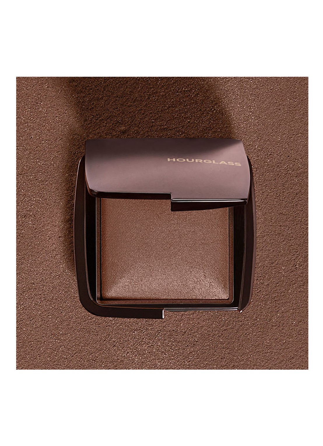Hourglass AMBIENT™ Lighting Finishing Powder - bronzer - detail 2 transcendent light
