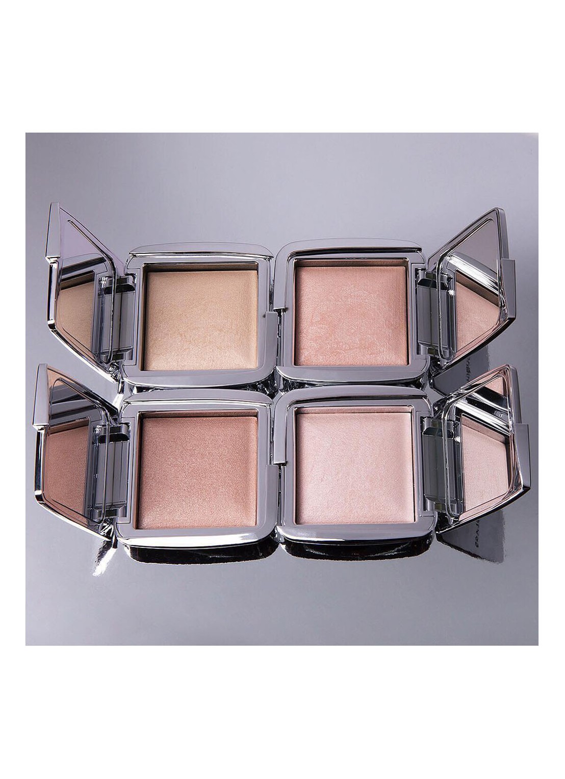 Hourglass AMBIENT™ Strobe Lighting Powder - Highlighter - voorkant 2 iridescent strobe light