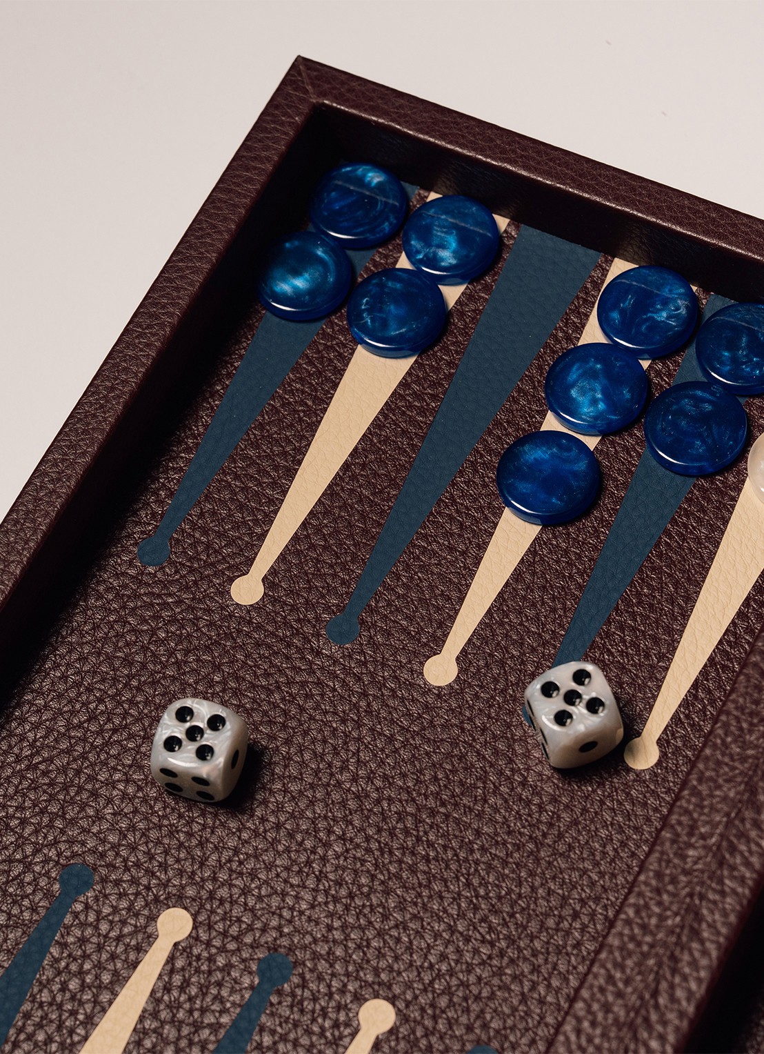 House of Nobilique Backgammon koffer van leer  - detail 2 bruin