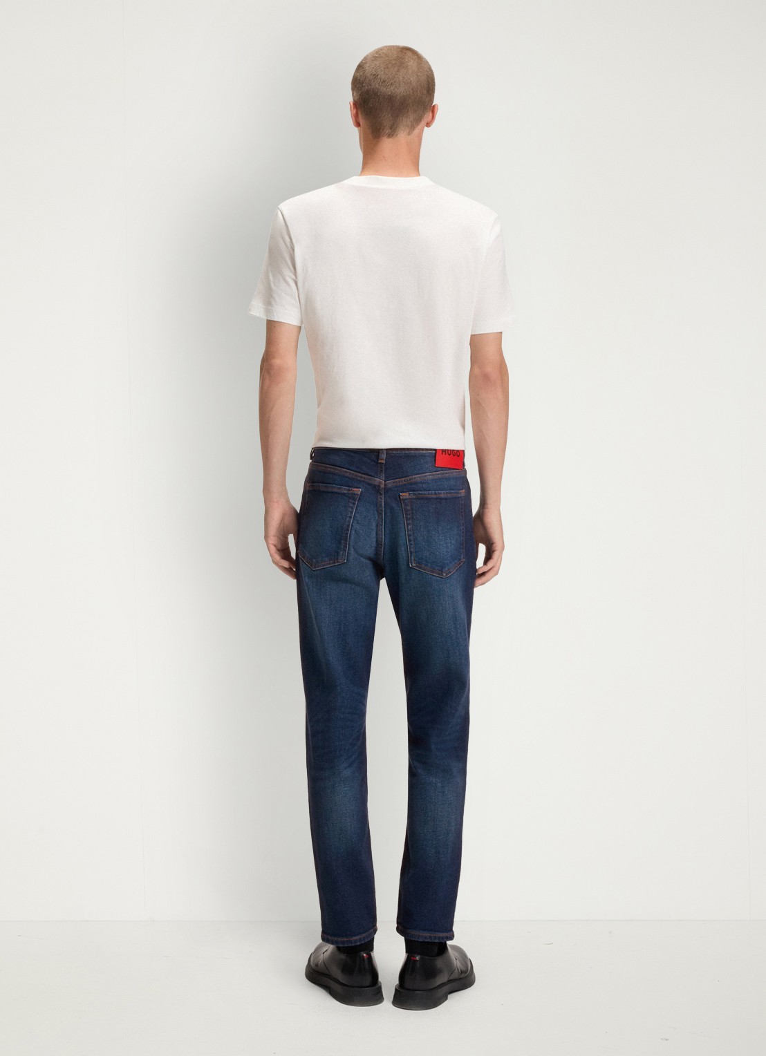 HUGO 634 slim fit jeans met donkere wassing - detail 2 indigo