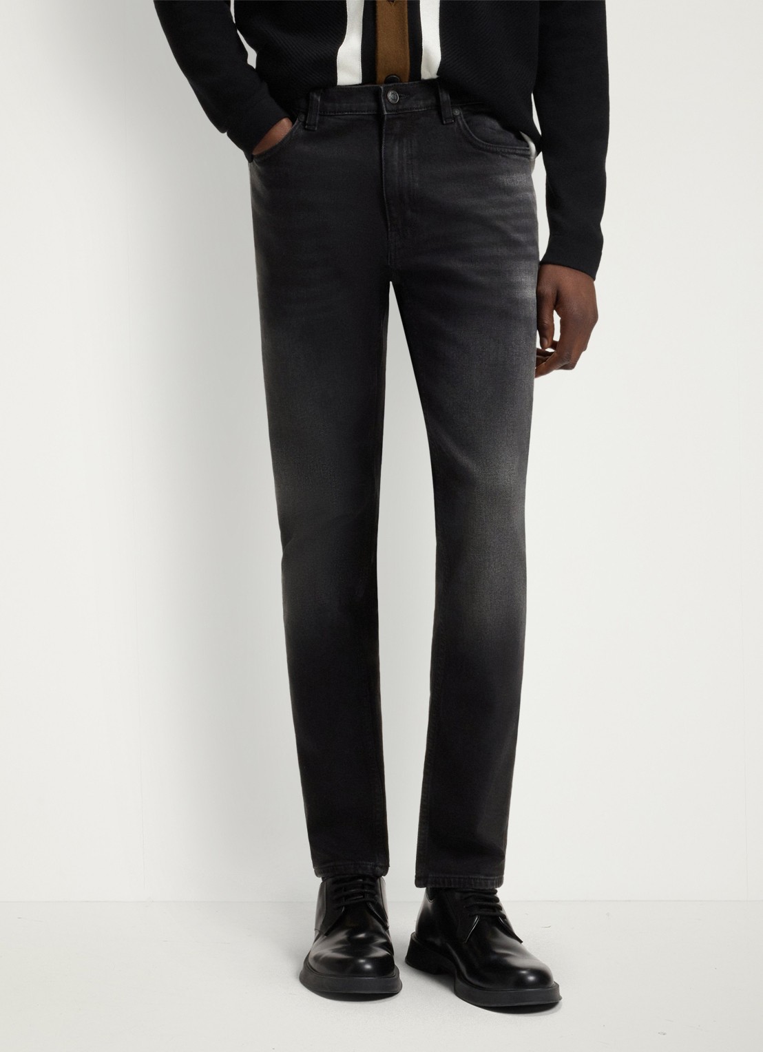 HUGO 734 slim fit jeans met gekleurde wassing - detail zwart
