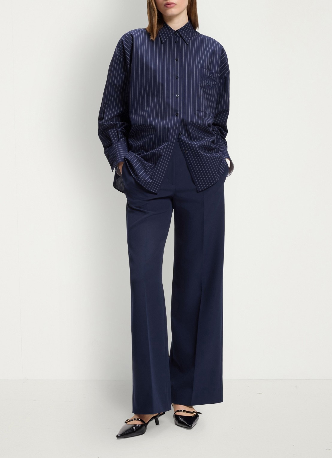 HUGO Blouse met krijtstreep - voorkant 2 donkerblauw