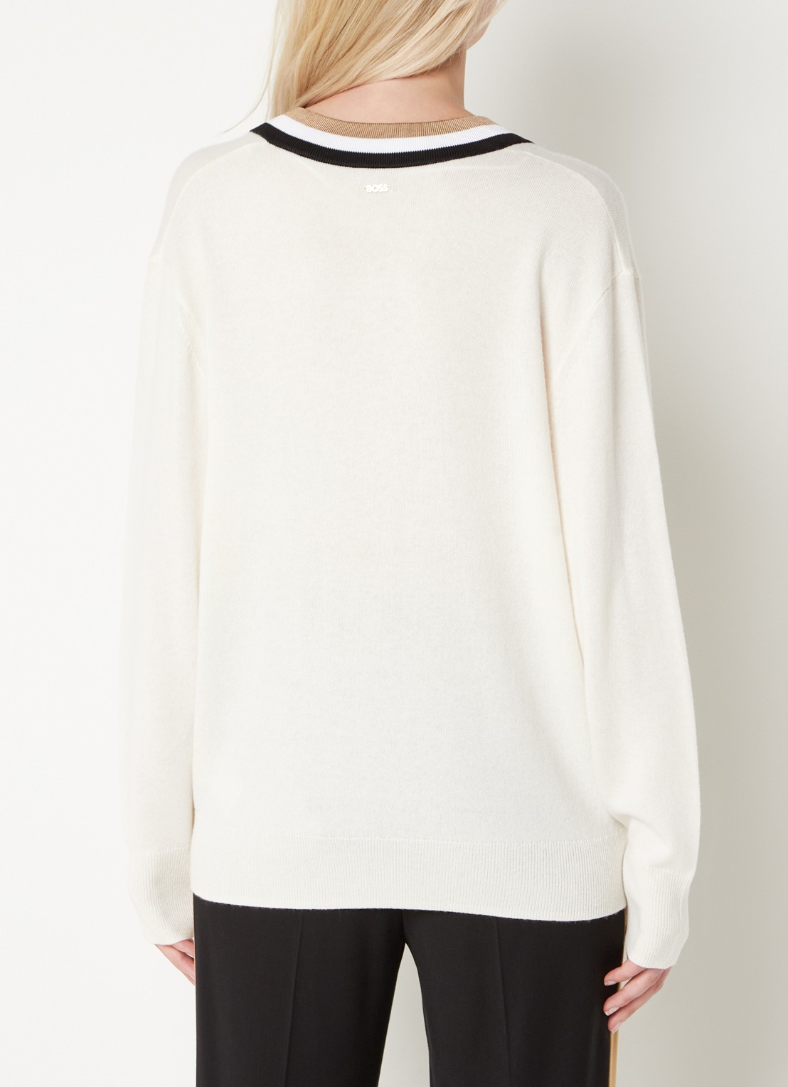 HUGO BOSS Felipina fijngebreide pullover in kasjmierblend met V-hals - achterkant gebroken wit