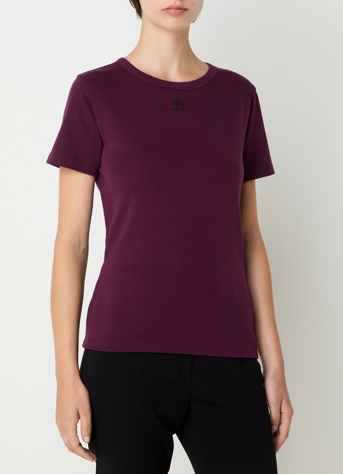 HUGO Deloris T-shirt met logoborduring - detail 4 aubergine