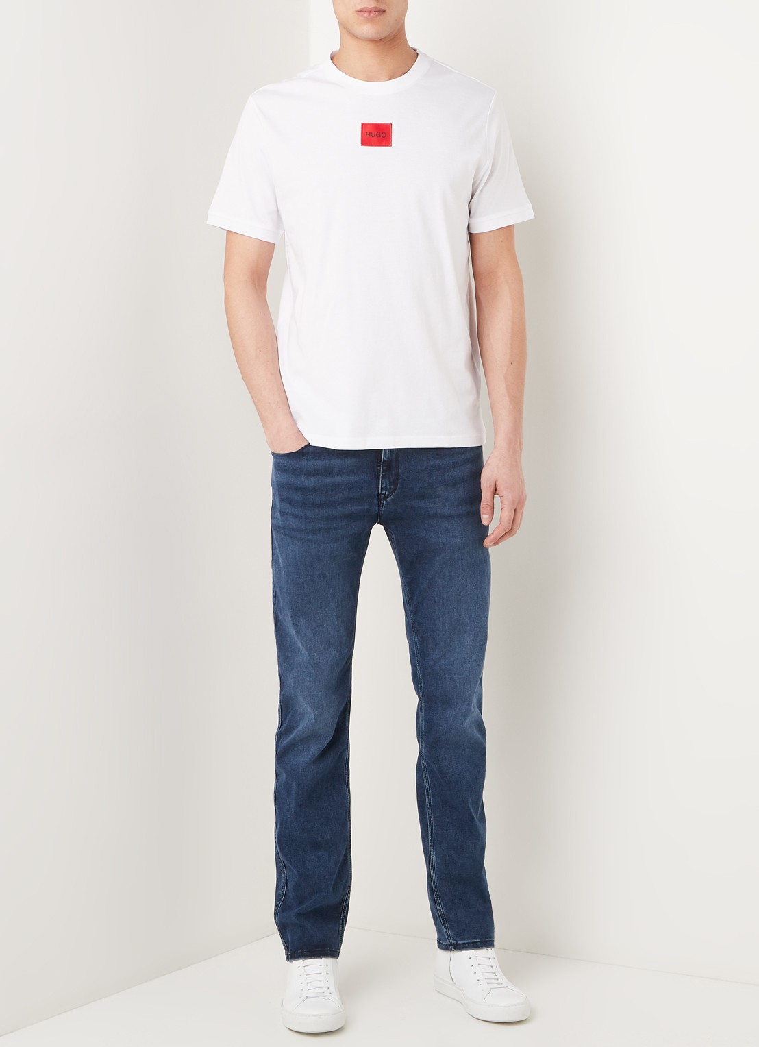 HUGO Diragolino T-shirt met logo - voorkant 2 wit