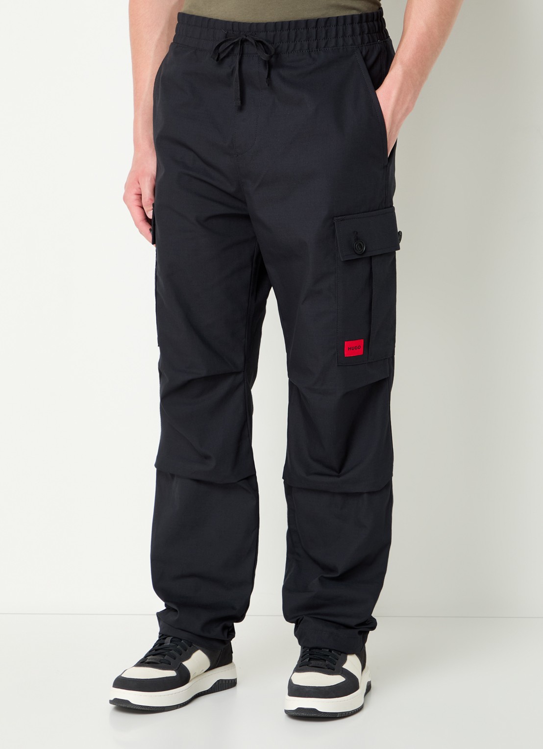 HUGO Garlo233 tapered fit cargobroek met logo - detail 4 zwart