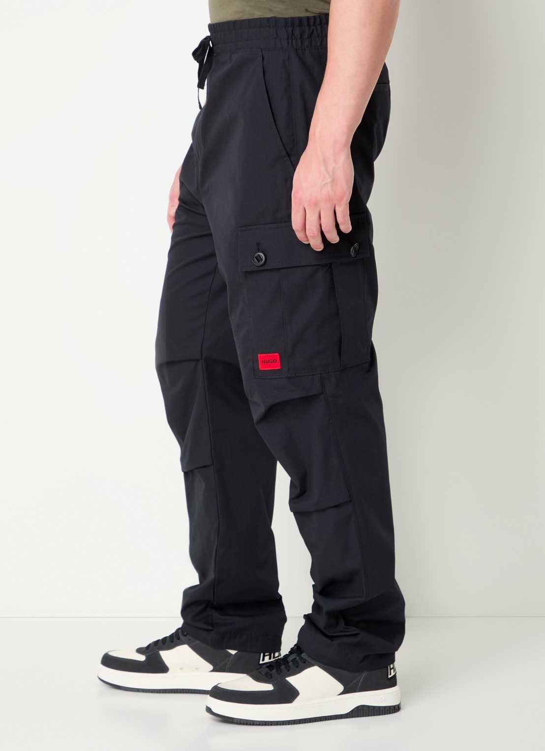 HUGO Garlo233 tapered fit cargobroek met logo - detail 5 zwart