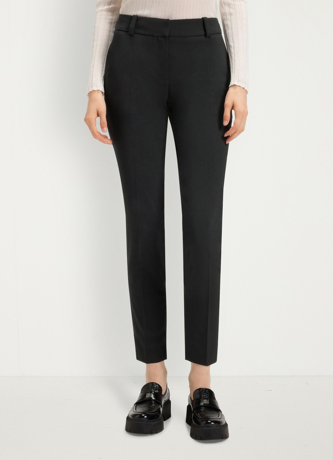 HUGO Hetana mid waist slim fit pantalon in wolblend met steekzakken - achterkant zwart