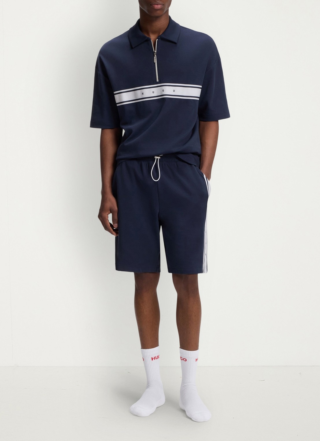 HUGO Korte broek met gestreept detail - voorkant 4 donkerblauw