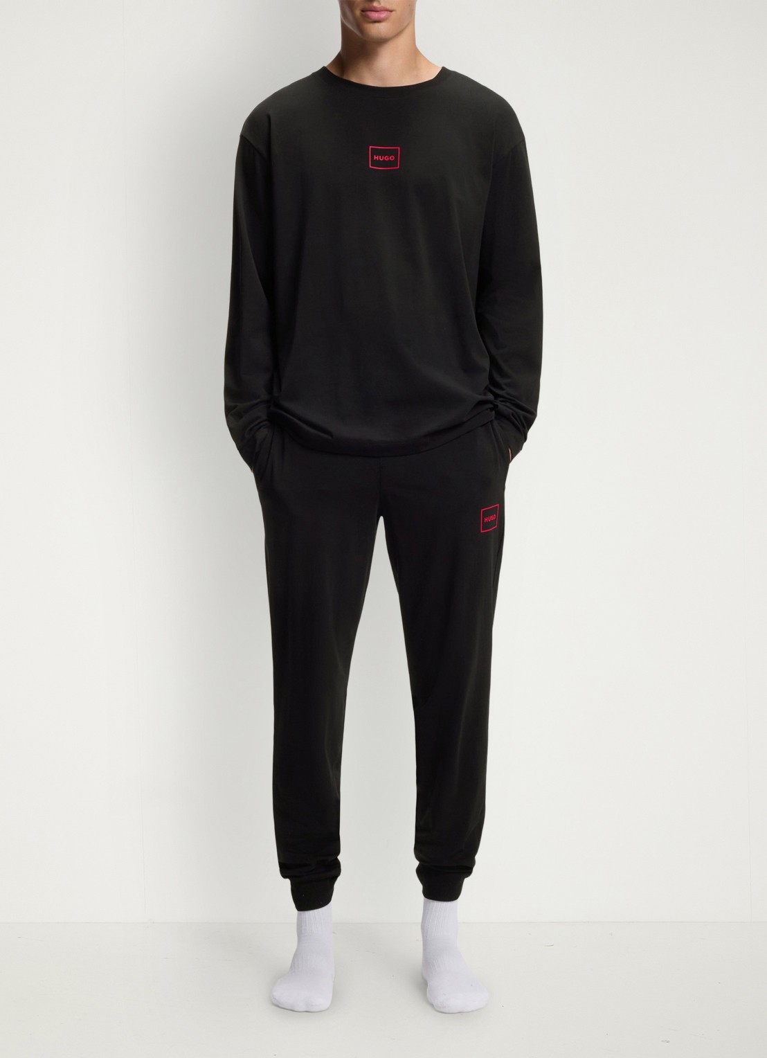 HUGO Laze tapered fit loungebroek met logo - voorkant 4 zwart