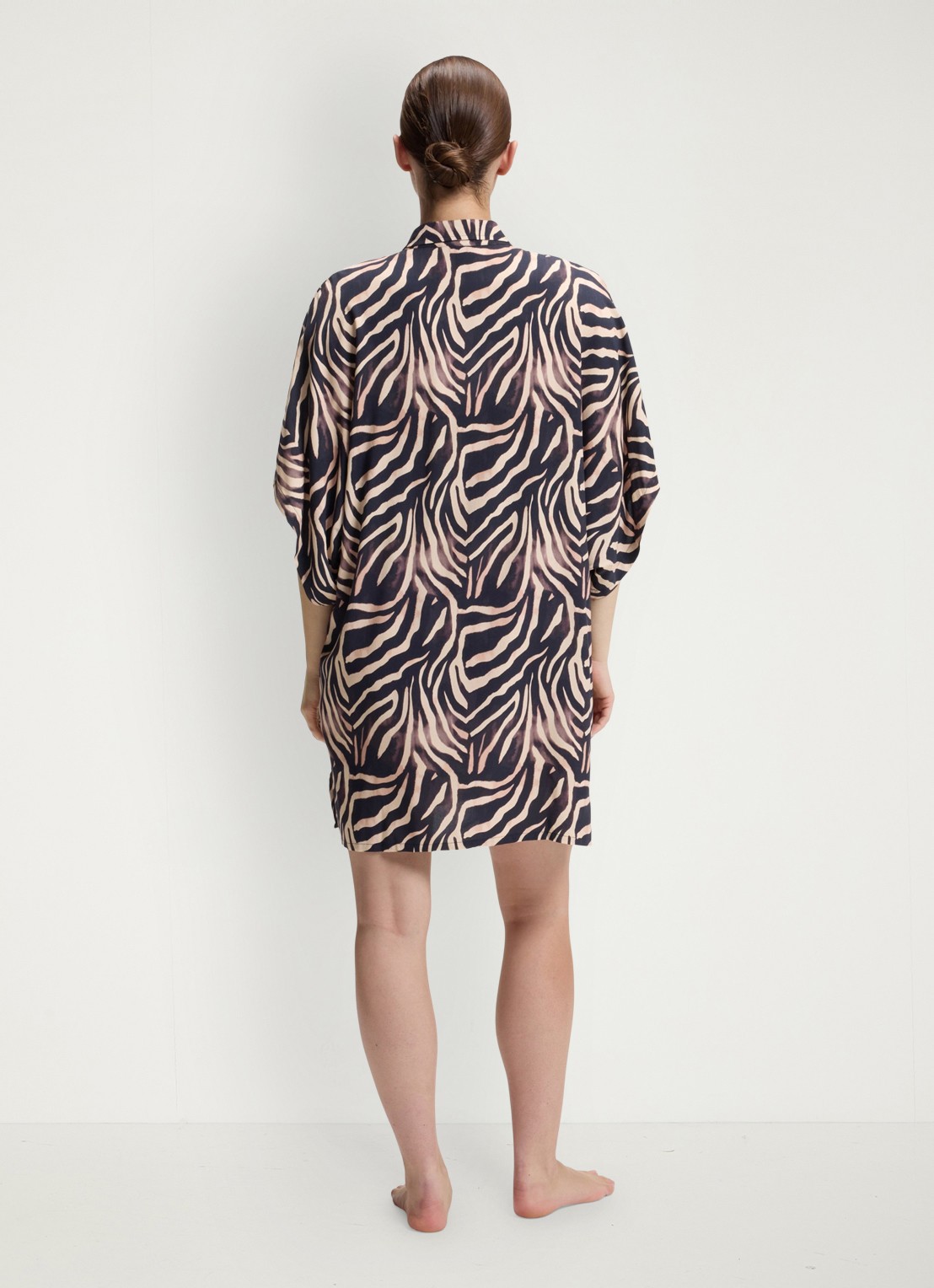 HUGO Mini blousejurk met grafische print - achterkant zwart