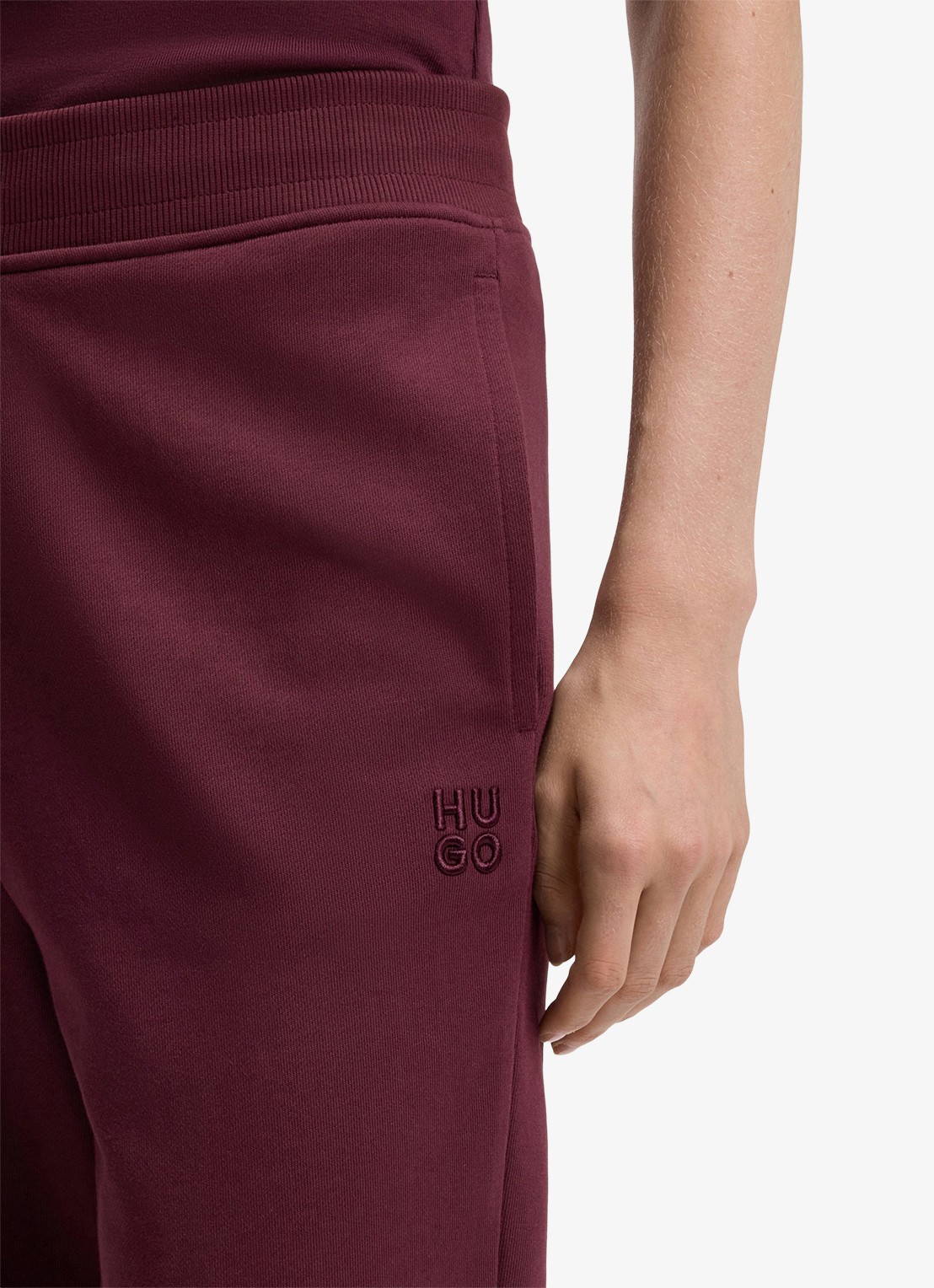 HUGO Nelfinia high waist tapered fit joggingbroek met logoborduring - detail 5 bordeauxrood