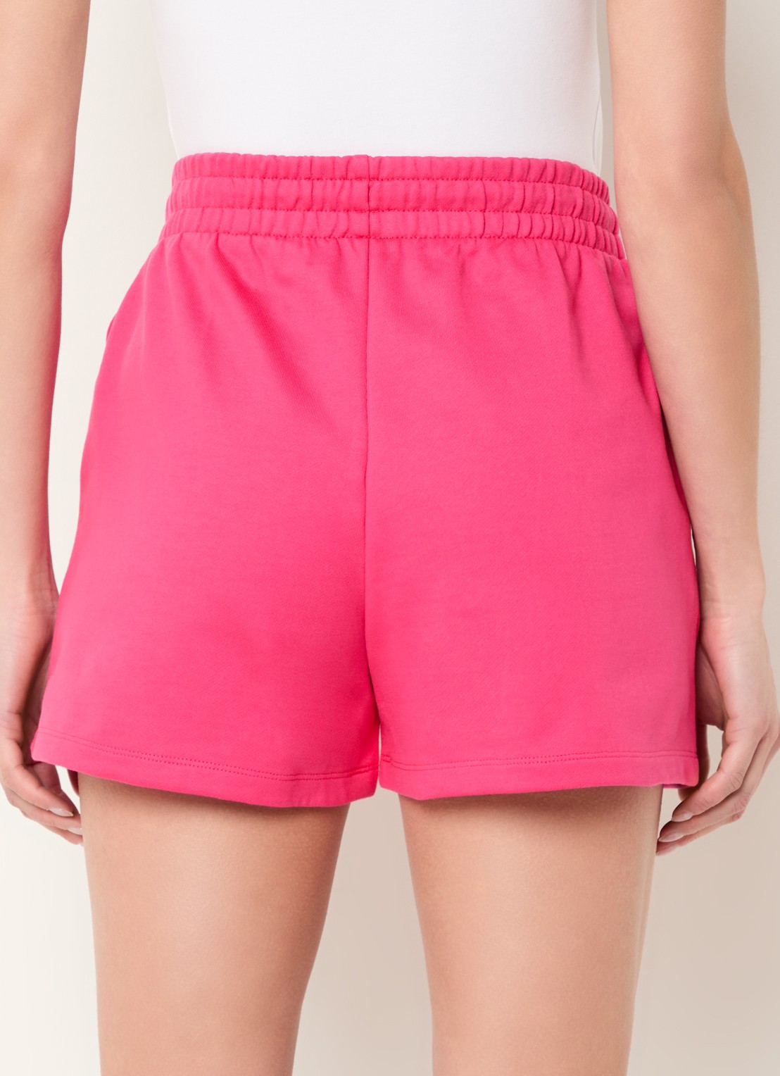 HUGO Ninoosta high waist straight fit korte joggingbroek met logoborduring - achterkant bright pink-675 / roze