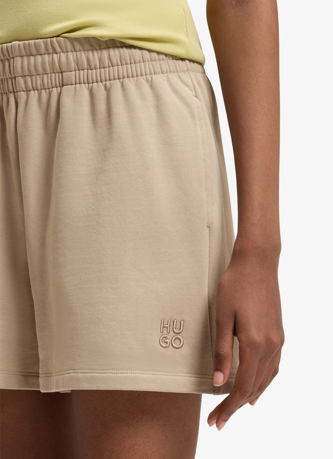 HUGO Ninoosta high waist straight fit korte joggingbroek met logoborduring - detail 5 light/pastel brown-232 / bruin