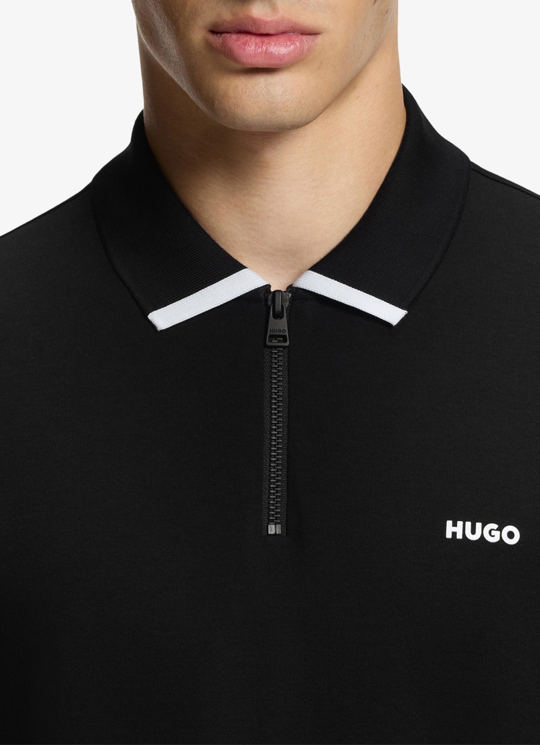 HUGO Polo van katoenpiqué met contrastlogo - detail 7 black-001 / zwart