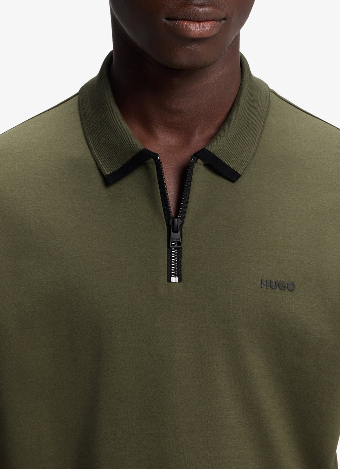 HUGO Polo van katoenpiqué met contrastlogo - detail 2 open green-388 / groen