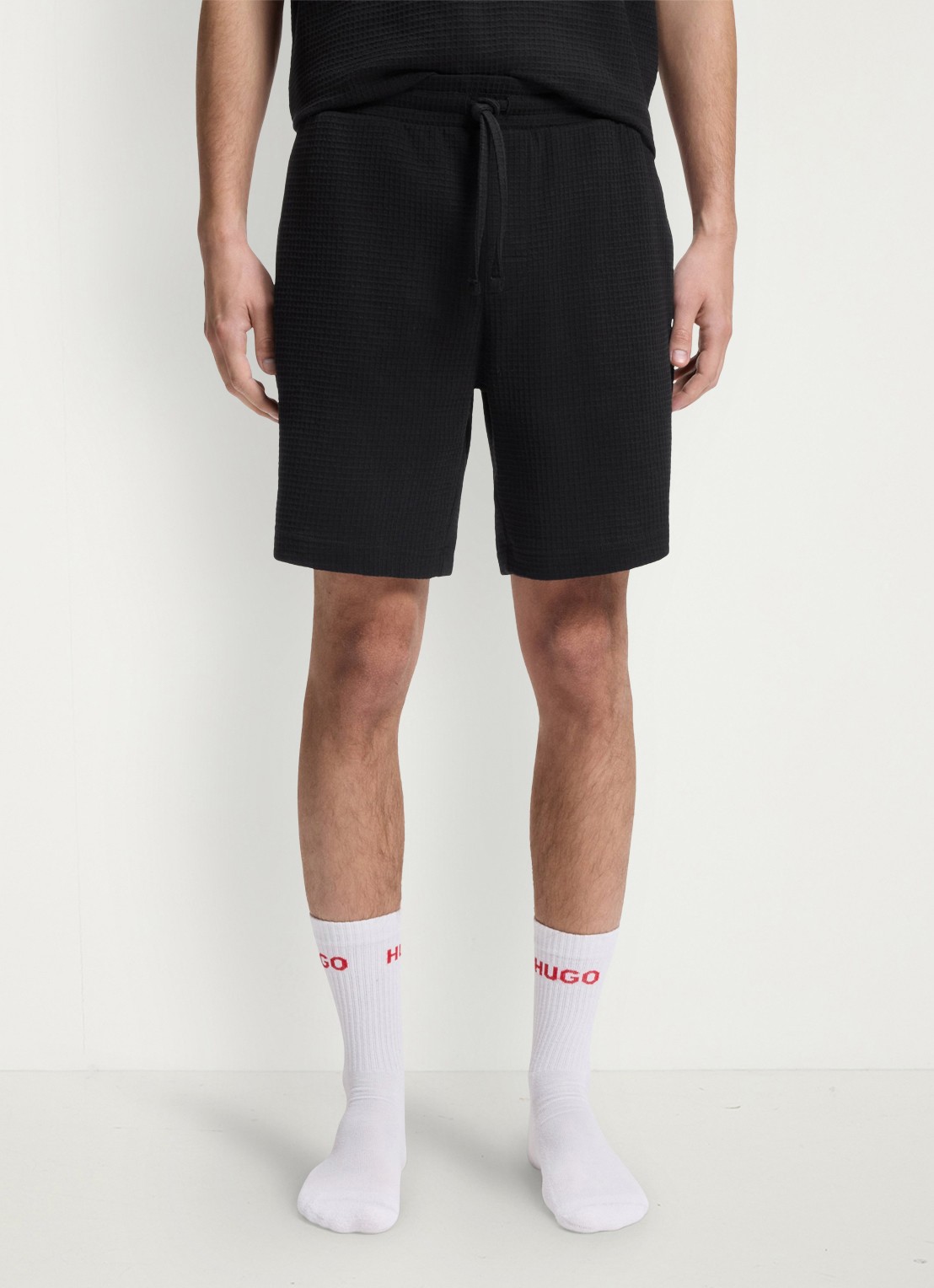 HUGO Pyjamashort met wafelstructuur en logostiksel - detail black-001 / zwart
