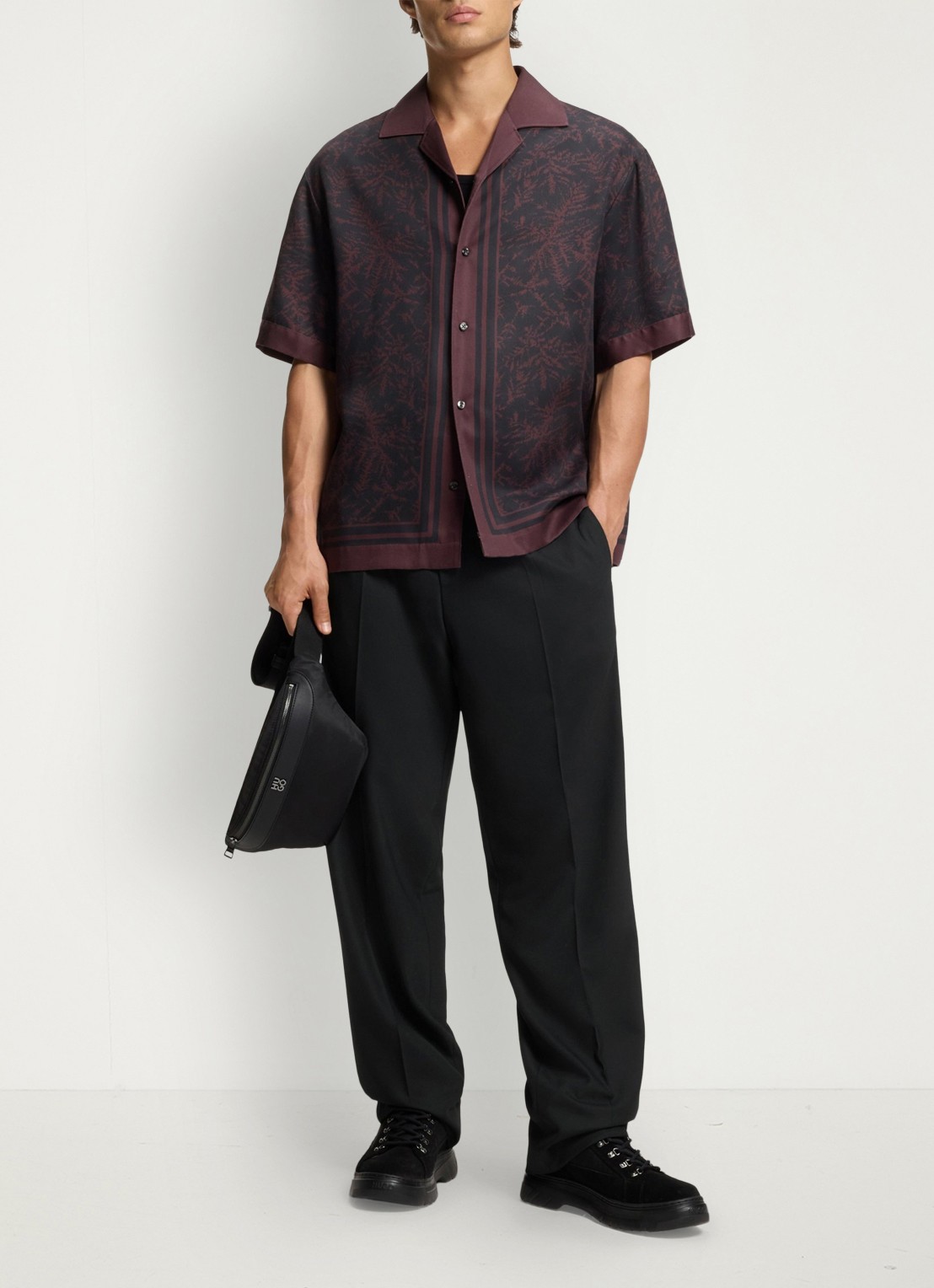 HUGO Regular fit pantalon met steekzakken - voorkant 3 zwart