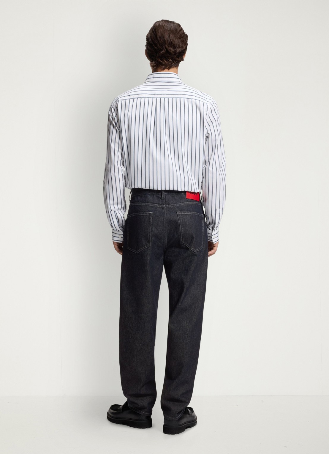 HUGO Relaxed fit jeans met steekzakken - achterkant 3 donkerblauw