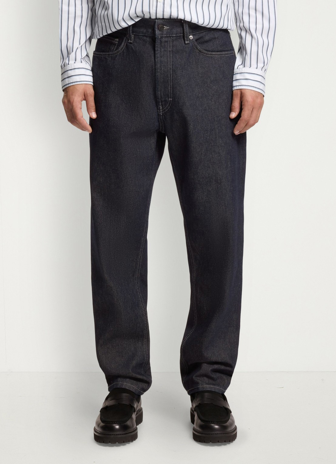 HUGO Relaxed fit jeans met steekzakken - detail 4 donkerblauw