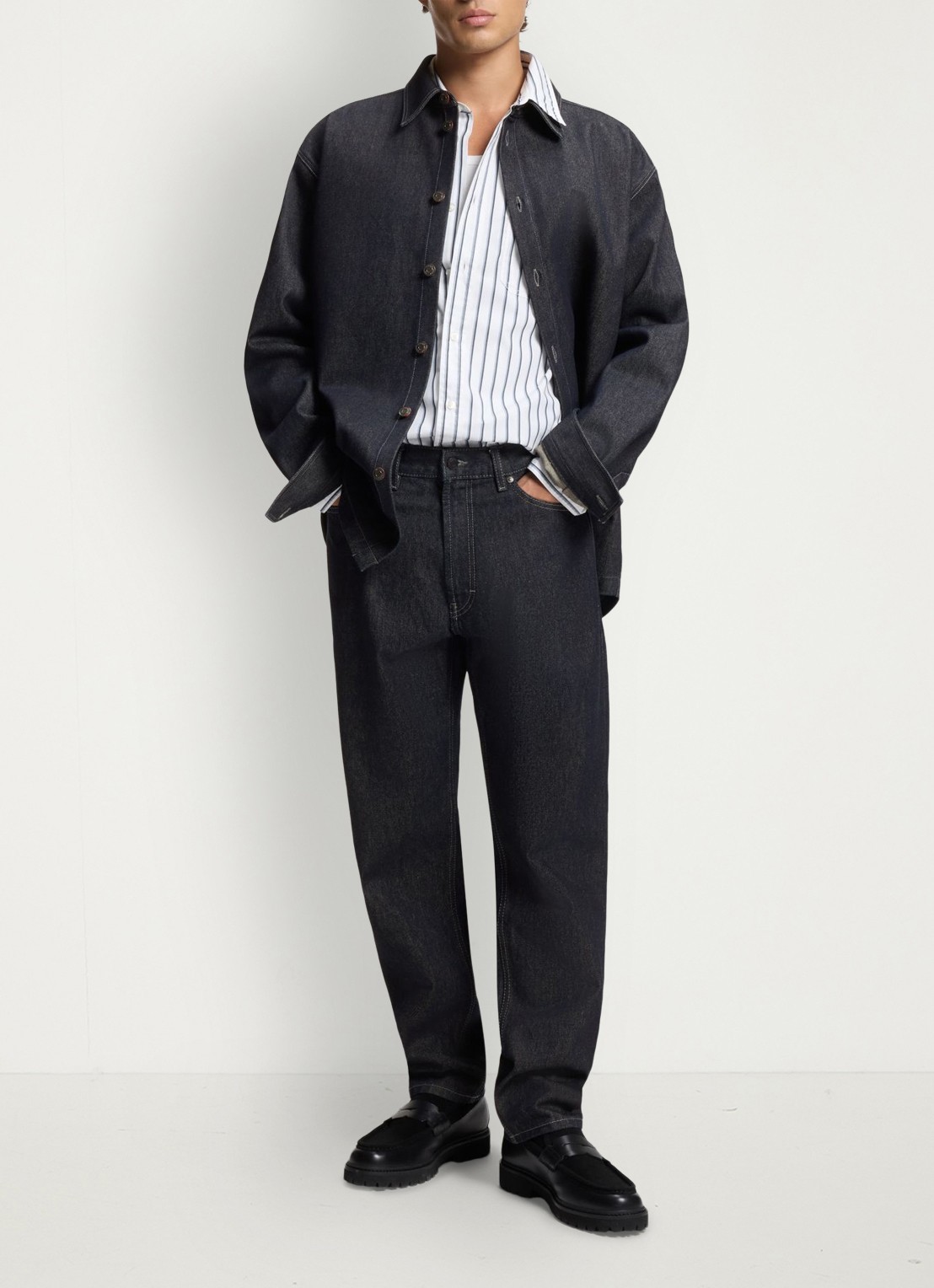 HUGO Relaxed fit jeans met steekzakken - voorkant 2 donkerblauw