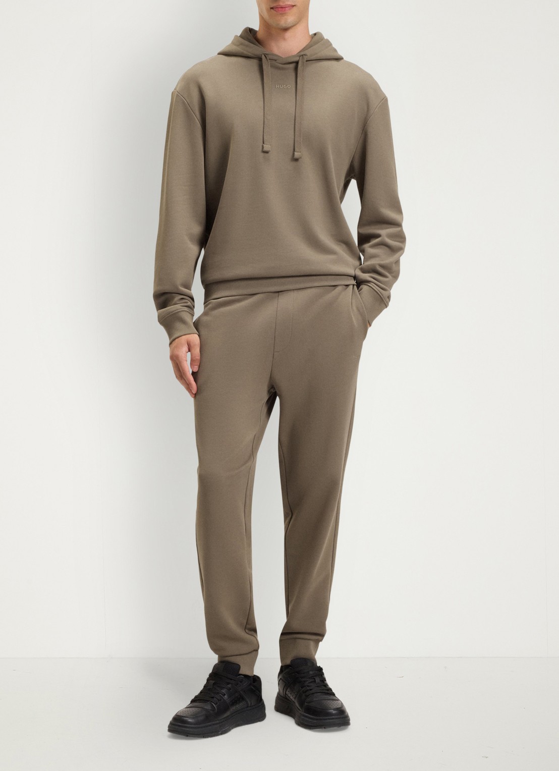 HUGO Relaxed-fit trainingspak met logoprints - detail zand
