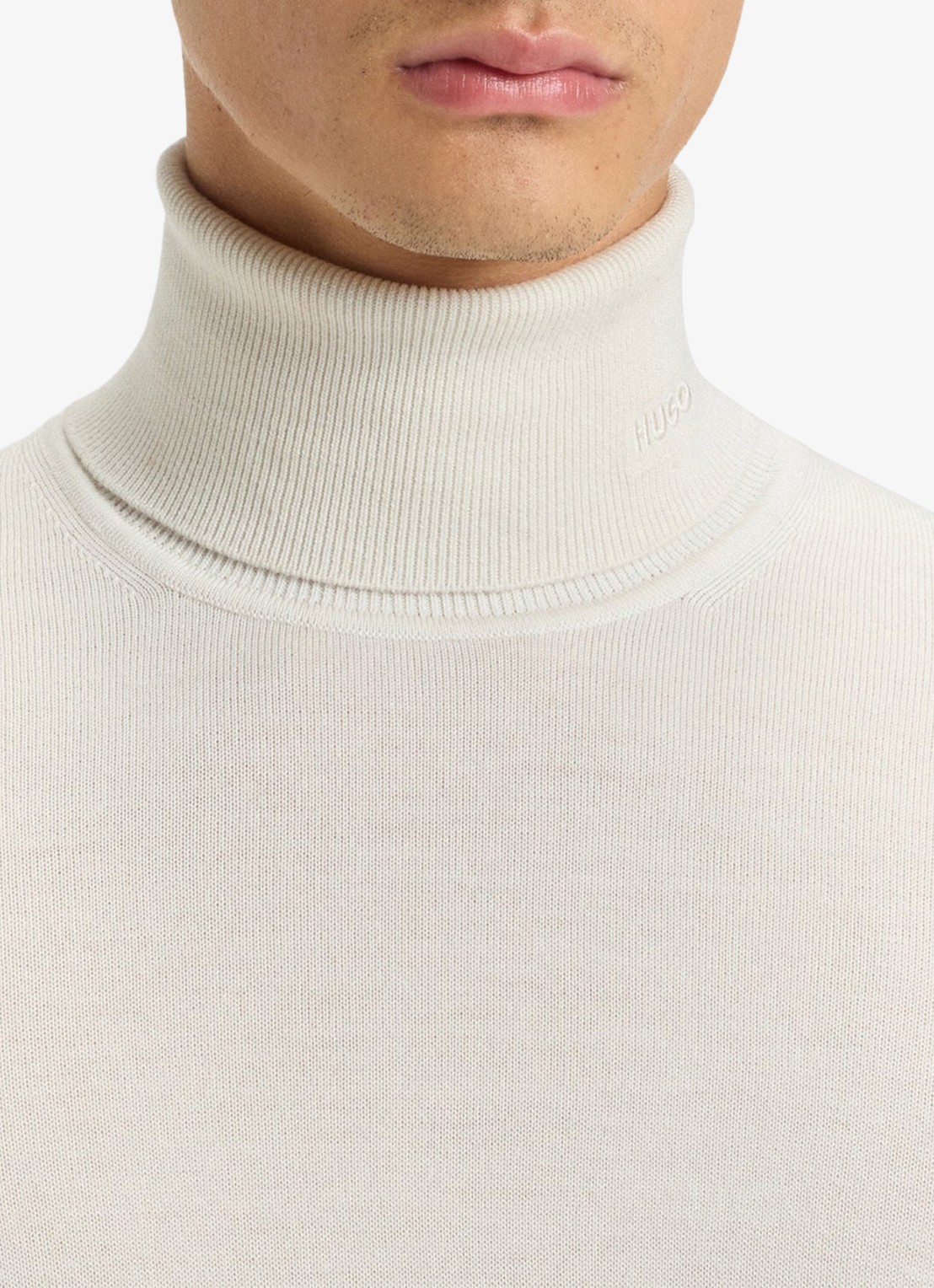 HUGO San Thomas fijngebreide coltrui van scheerwol - detail 4 creme