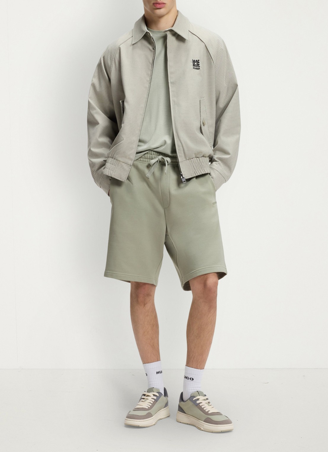 HUGO Short van katoenen sweatstof met logoprint - voorkant 4 light/pastel green-337 / groen