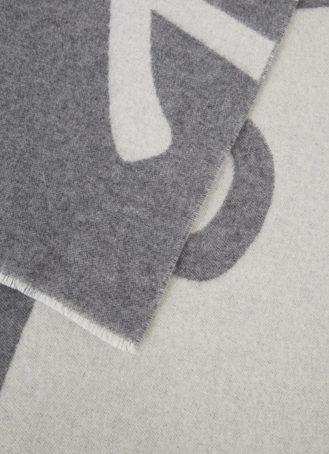 HUGO Sjaal in wolblend met logo 180 x 40 cm - detail 2 grijs