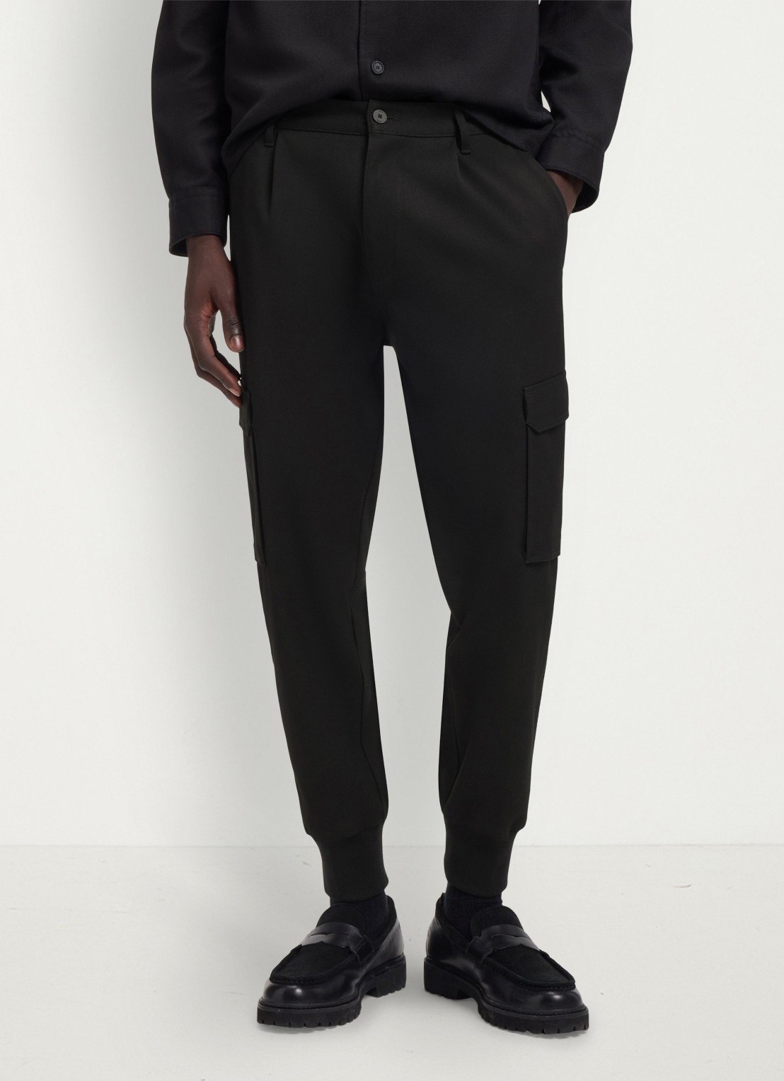 HUGO Slim-fit broek met cargozakken - detail zwart