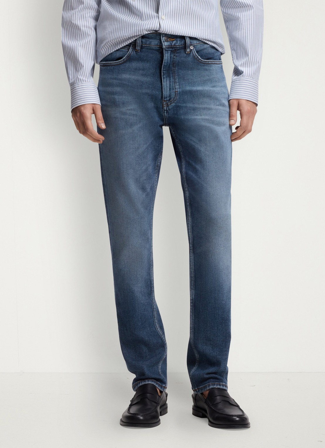 HUGO Slim fit jeans met steekzakken - detail 3 middenblauw