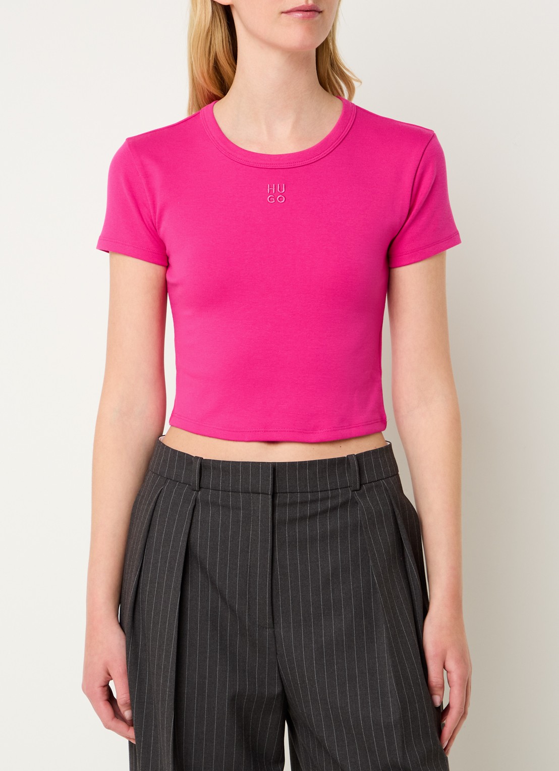 HUGO Slim-fit T-shirt van een katoenmix met logostiksel - detail fuchsia