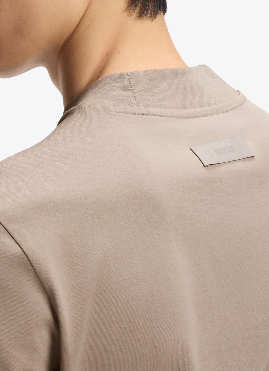 HUGO Slim-fit T-shirt van stretchkatoen met opstaande kraag - detail 3 lichtbruin