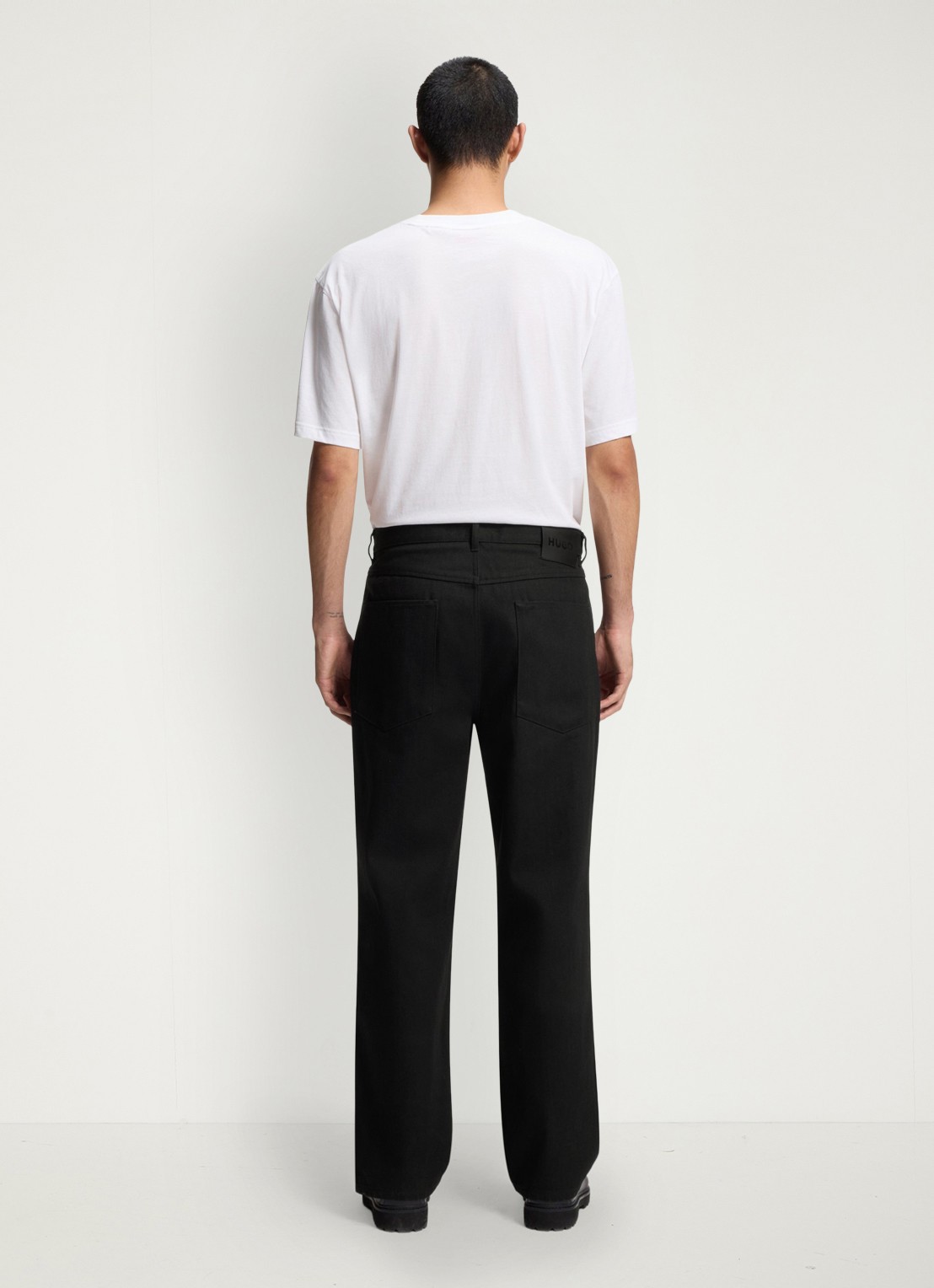 HUGO Straight leg jeans met steekzakken - achterkant zwart