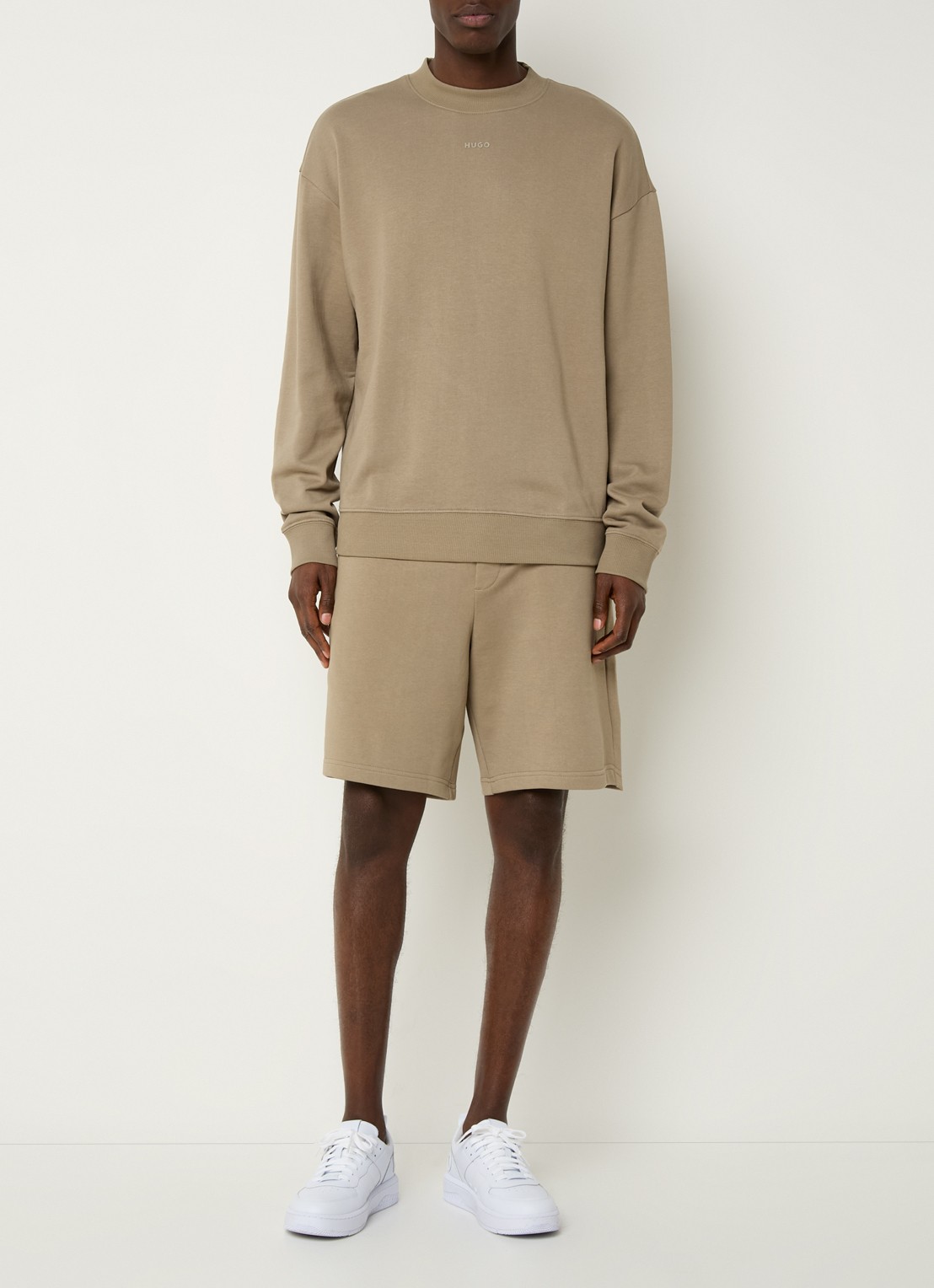 HUGO Sweater met logo - voorkant 3 medium brown-219 / bruin