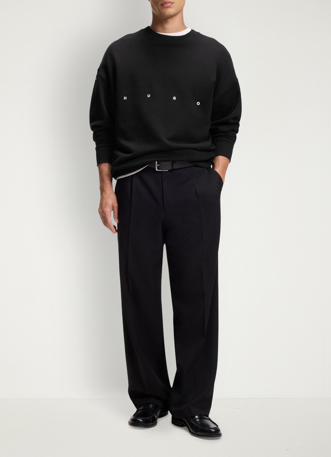 HUGO Sweater met logo - voorkant 3 zwart