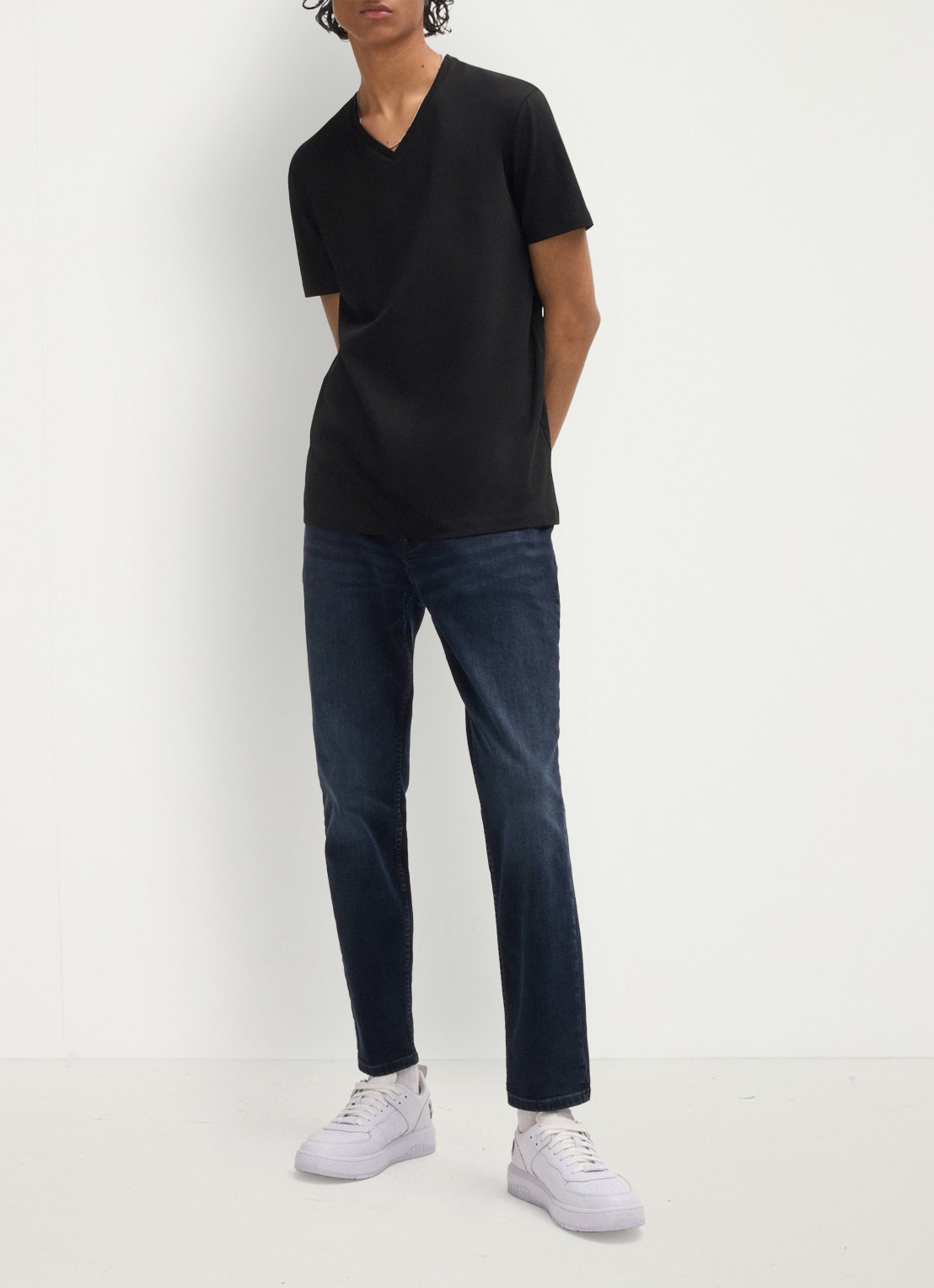 HUGO T-shirt met V-hals in 2-pack - voorkant 3 zwart