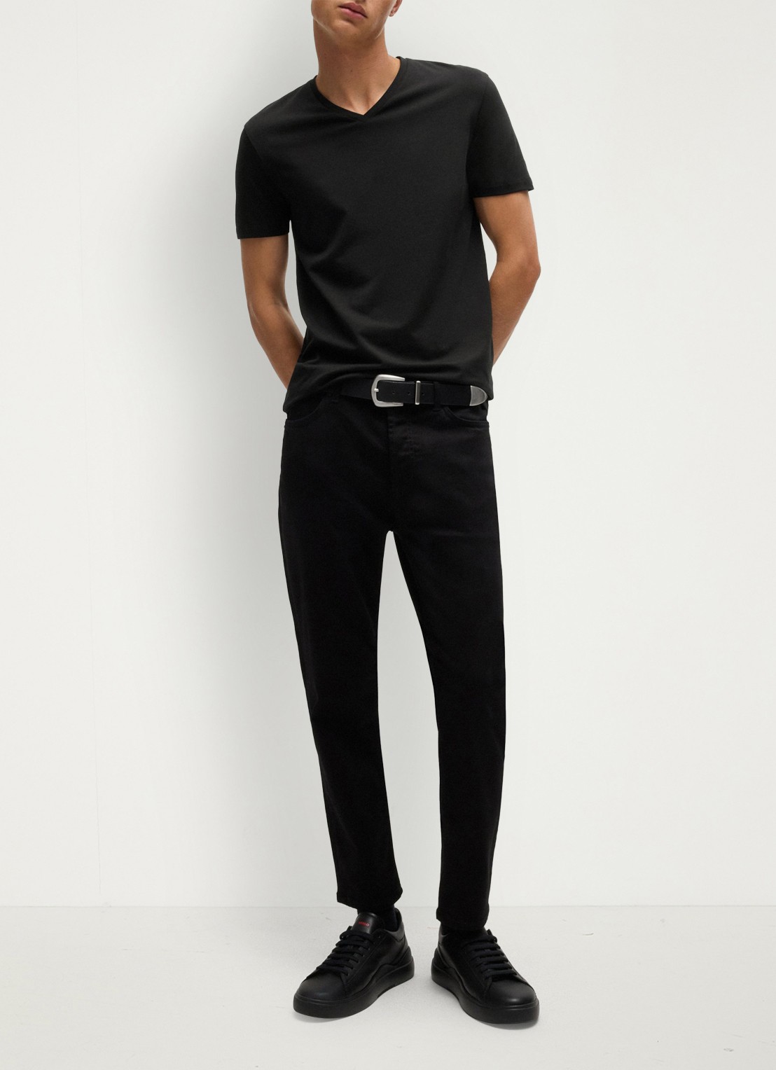HUGO T-shirt met V-hals in 2-pack - voorkant 5 diepzwart