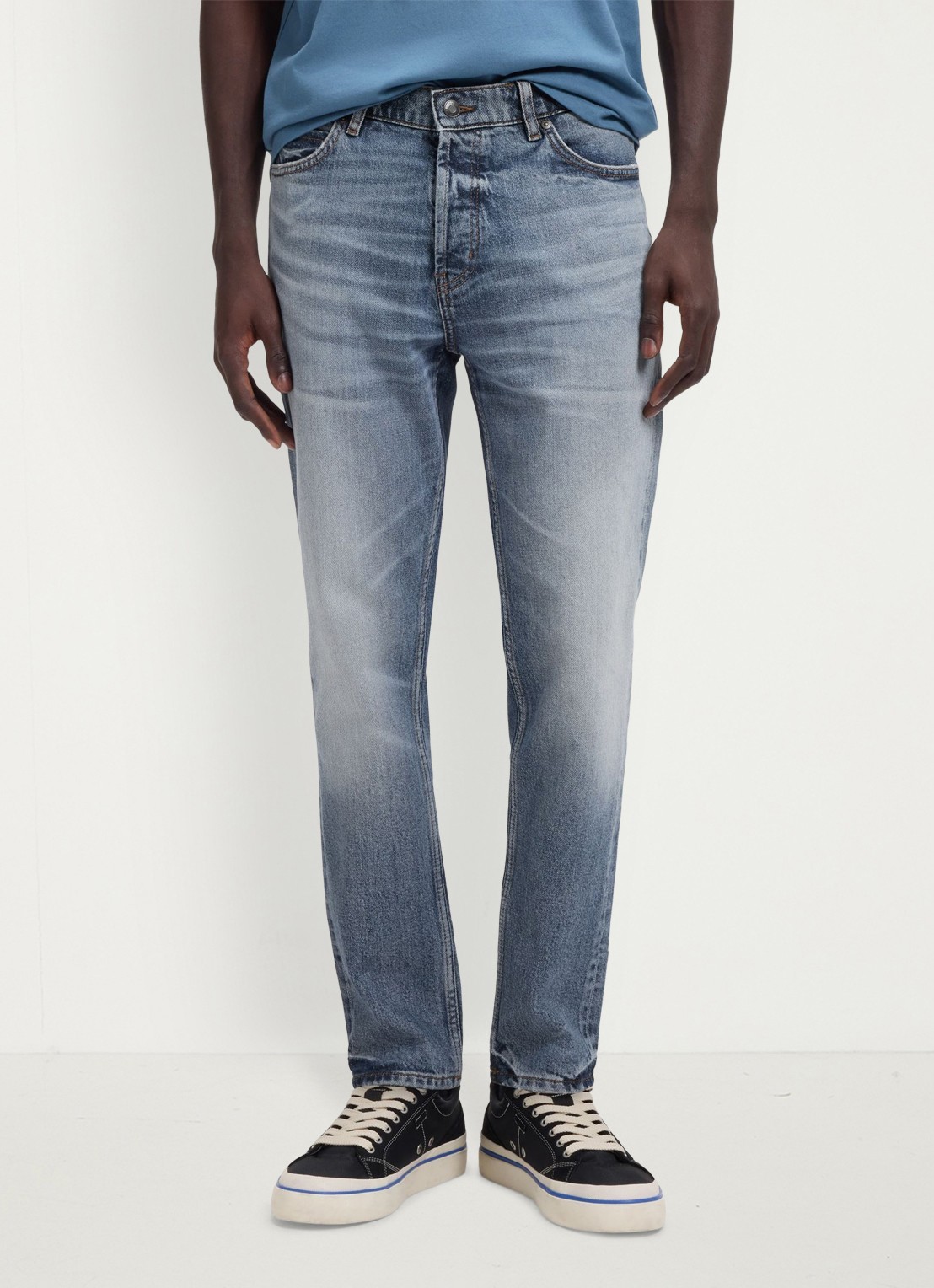 HUGO Tapered fit jeans met medium wassing - detail 4 indigo