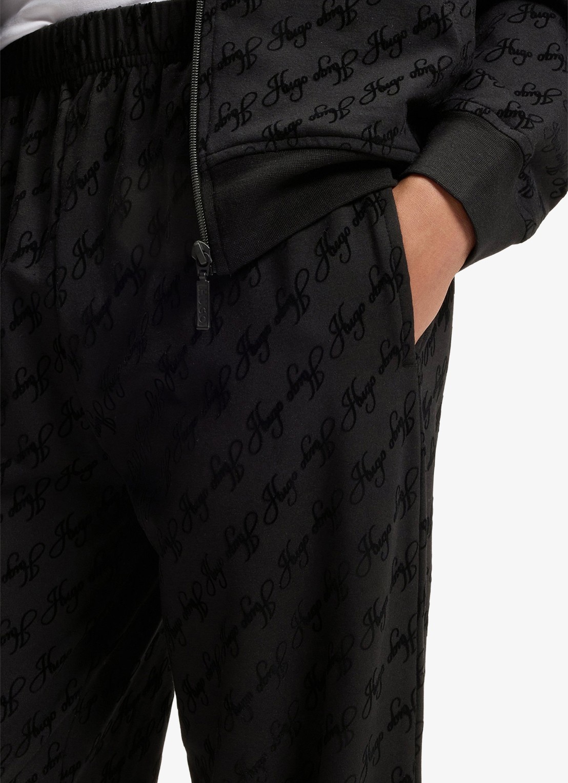 HUGO Tapered fit joggingbroek met logoprint - detail 2 zwart