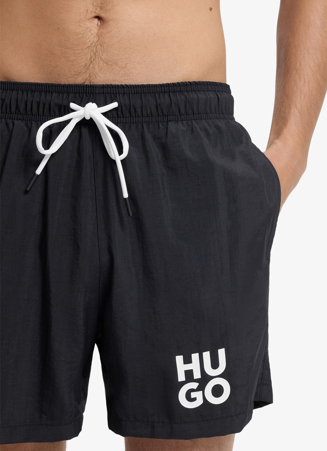 HUGO Zwemshorts met steekzakken en logo - voorkant 4 black-001 / zwart