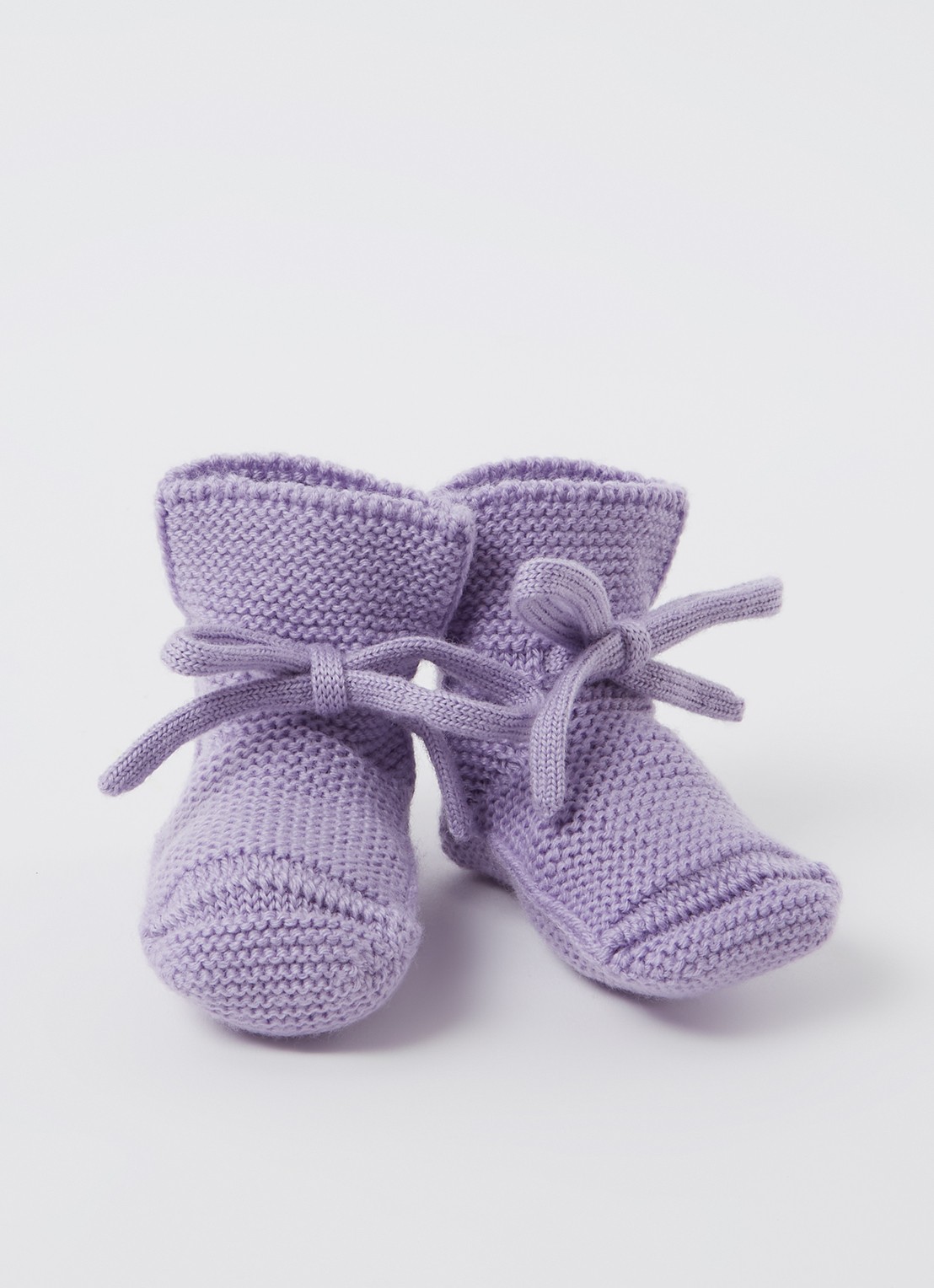 Hvid Booties gebreide babyslofjes van wol - voorkant lila