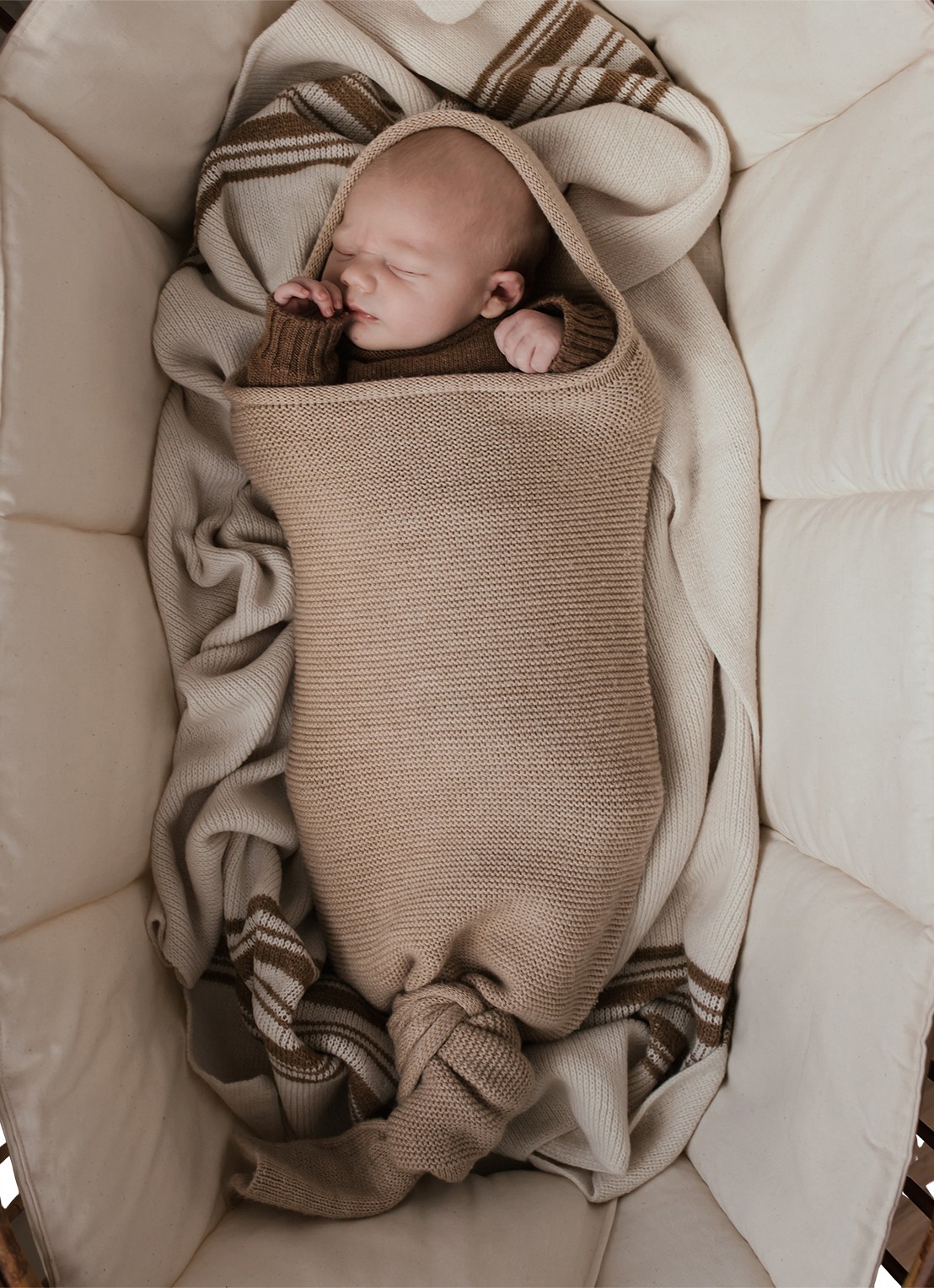 Hvid Cocoon van merino wol - voorkant 2 bruin
