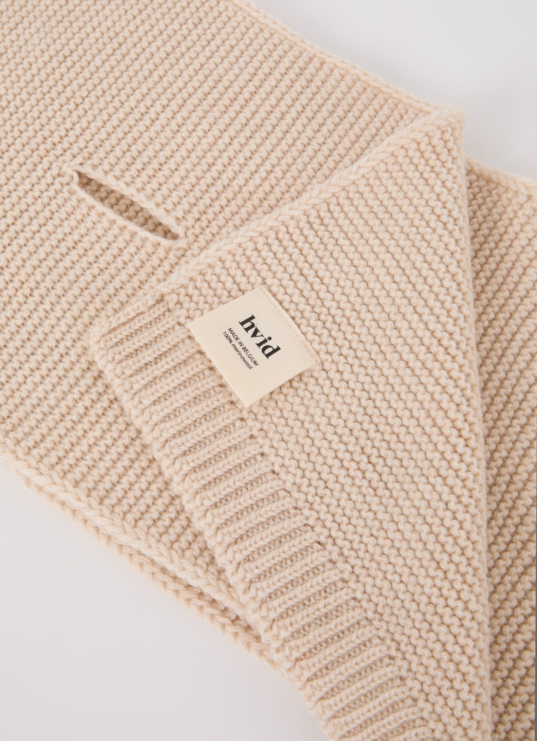 Hvid Ivo sjaal van merino wol 90 x 20 cm - detail 4 beige
