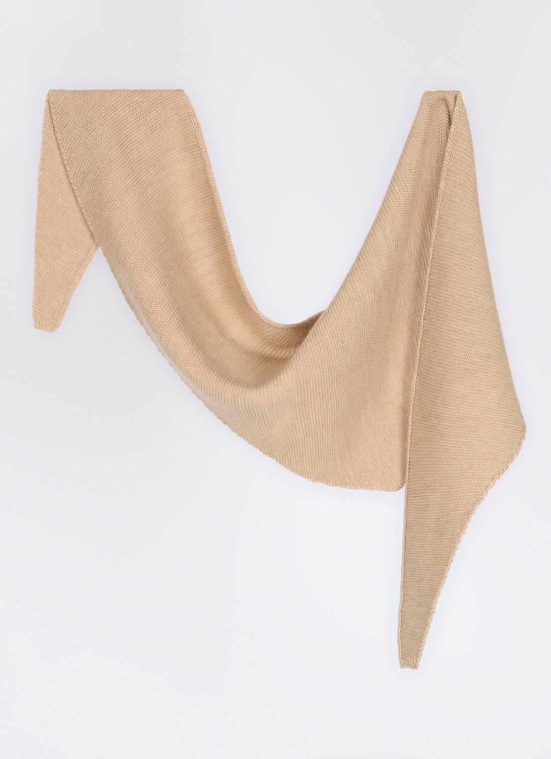 Hvid Josephina grofgebreide sjaal van merino wol 135 x 35 cm - detail 2 zand